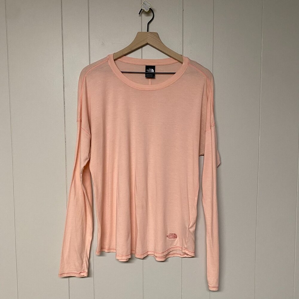 Women's North Face Long Sleeve Shirt, Large.